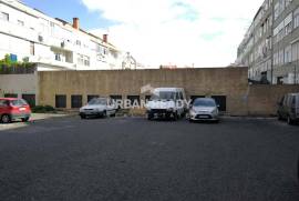 Warehouse with 2165m2 - Damaia (Alfragide - Benfica - Amadora)