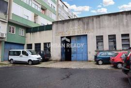 Warehouse with 2165m2 - Damaia (Alfragide - Benfica - Amadora)
