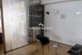 Warehouse / Shop - in the Center of Lisbon - Av. Rome - Areeiro 2,000m2