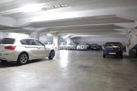 Warehouse / Shop - in the Center of Lisbon - Av. Rome - Areeiro 2,000m2