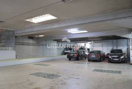 Warehouse / Shop - in the Center of Lisbon - Av. Rome - Areeiro 2,000m2