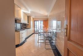 Luxury 3 bedroom apartment - NEW - with garage and storage room - Almada