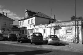 Building for remodeling with Land for Construction - Pinheiro de Loures Building for remodeling with Land for Construction - Pinheiro de Loures