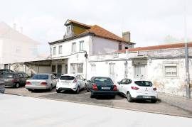 Building for remodeling with Land for Construction - Pinheiro de Loures Building for remodeling with Land for Construction - Pinheiro de Loures