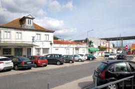 Building for remodeling with Land for Construction - Pinheiro de Loures Building for remodeling with Land for Construction - Pinheiro de Loures