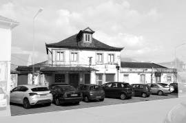 Building for remodeling with Land for Construction - Pinheiro de Loures Building for remodeling with Land for Construction - Pinheiro de Loures