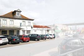 Building for remodeling with Land for Construction - Pinheiro de Loures Building for remodeling with Land for Construction - Pinheiro de Loures