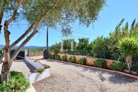 A Country Villa Retreat & Business Opportunity - 123ALG