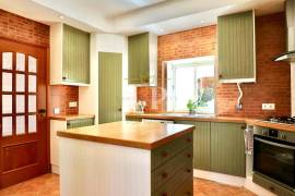 A Country Villa Retreat & Business Opportunity - 123ALG