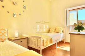 A Country Villa Retreat & Business Opportunity - 123ALG