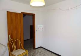 Urban plot with 2-storey house to reform for sale in Fuerteventura