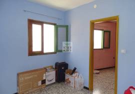 Urban plot with 2-storey house to reform for sale in Fuerteventura
