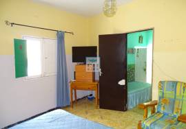 Urban plot with 2-storey house to reform for sale in Fuerteventura