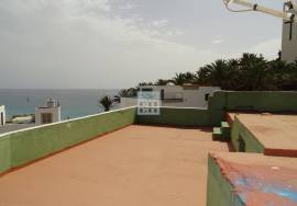 Urban plot with 2-storey house to reform for sale in Fuerteventura