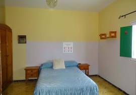 Urban plot with 2-storey house to reform for sale in Fuerteventura