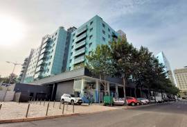 Avenidas Novas - Penthouse with private pool in luxury condominium