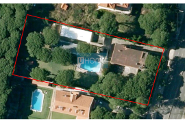 RESTELO - Av das Descobertas - 4000M2 of land and villa for remodeling up to 2000m2 of construction area