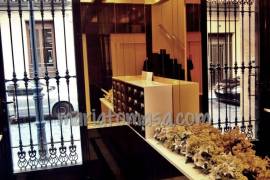 Centrally located apartment in the city of Alicante with three bedrooms.