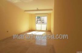 Centrally located apartment in the city of Alicante with three bedrooms.