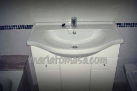 Centrally located apartment in the city of Alicante with three bedrooms.