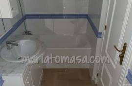 Central apartment in the city of Alicante with brand new three bedrooms !!.