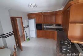 Centrally located apartment in Elche with views of the Vinalopó River.