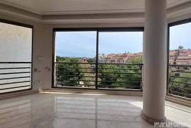Centrally located apartment in Elche with views of the Vinalopó River.