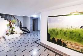Centrally located apartment in Elche with views of the Vinalopó River.