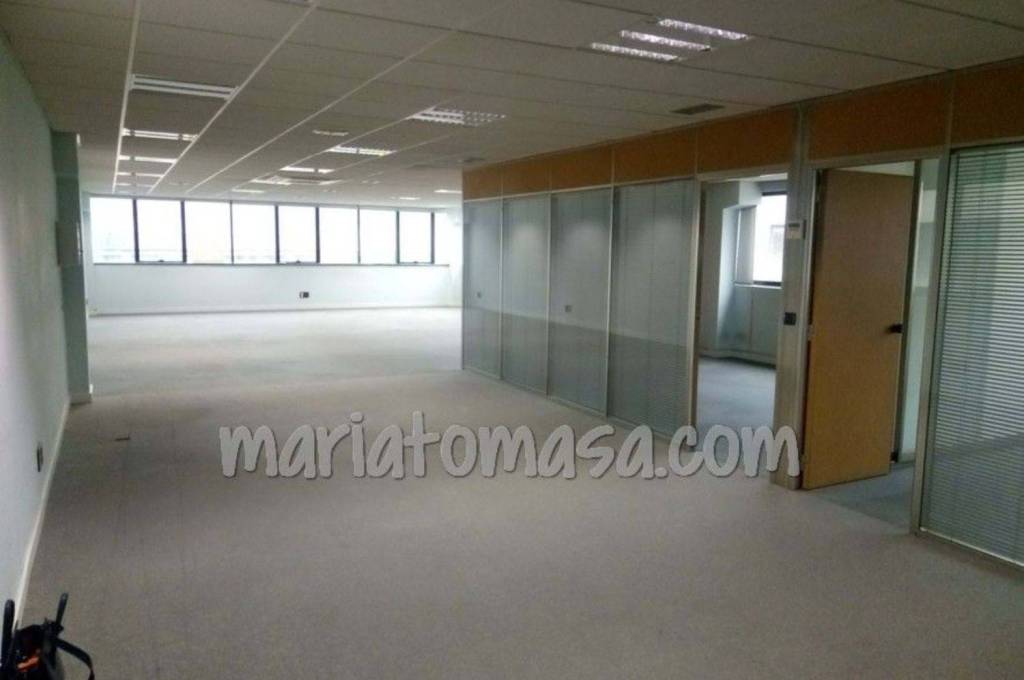 Fantastic office of 200 m2 next to the future Amazon complex in Trapaga
