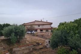 Spacious villa in magnificent area Spacious villa in magnificent area