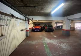 Two floors of total garage of 900m are sold