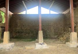 Rural house for sale in Muxika.