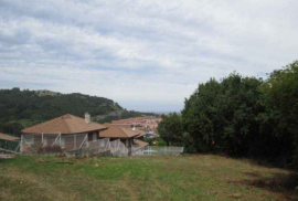 2 rustic and consolidated urban plots for sale.