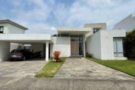 Luxury 5 Bedroom Villa For sale in Vista al Parque Samborondón