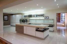 Luxury 6 Bed Home For Sale in Durban South