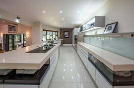 Luxury 6 Bed Home For Sale in Durban South