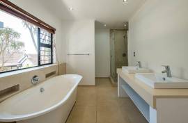 Luxury 6 Bed Home For Sale in Durban South
