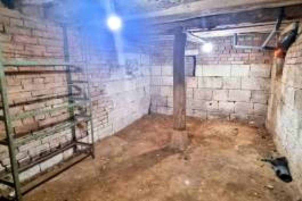 Charming 3-Bedroom Property in a Serene Village Ostritsa