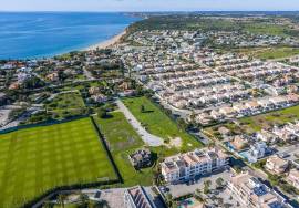 Perfect Plot in Porto do Mós