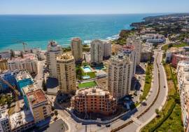 Luxury Apartment in Armação de Pêra: Comfort, Elegance, and Unmatched Views