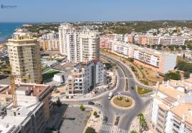 Luxury Apartment in Armação de Pêra: Comfort, Elegance, and Unmatched Views