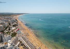 Luxury Apartment in Armação de Pêra: Comfort, Elegance, and Unmatched Views