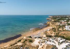 Luxury Apartment in Armação de Pêra: Comfort, Elegance, and Unmatched Views