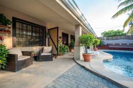 Guest House Apartments: Prime Investment Opportunity Updated Apartments in Flamingo Beach Area!