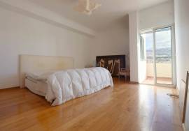 4 bedroom apartment on the top floor, in the center of Funchal