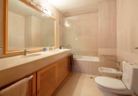 4 bedroom apartment on the top floor, in the center of Funchal