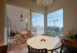 4 bedroom apartment on the top floor, in the center of Funchal