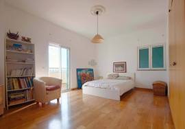 4 bedroom apartment on the top floor, in the center of Funchal