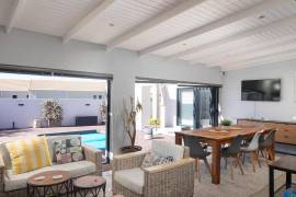 Luxury 5 Bed Villa For Sale In Port Owen South
