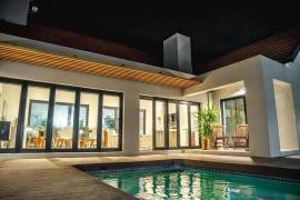 Luxury 5 Bed Villa For Sale In Port Owen South